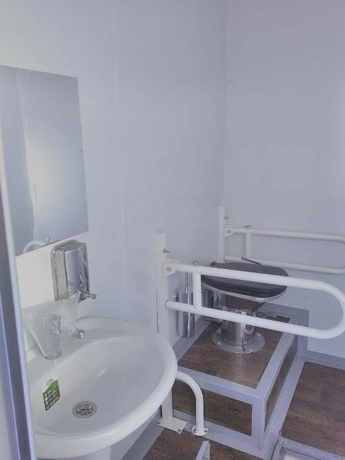 Туалетный модуль-павильон с отделением для инвалидов_5